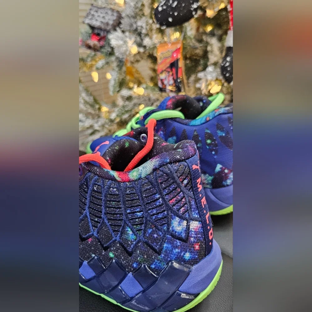 Lamelo Ball 1of1 Galaxy Pumas - Picture 3 of 11